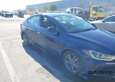 2018 Hyundai Elantra Sel z USA, uszkodzony, nr VIN 5NPD84LF6JH233208